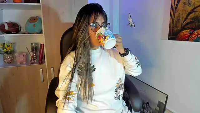 Isabellaa22 1 online show from September 18, 11:51 pm