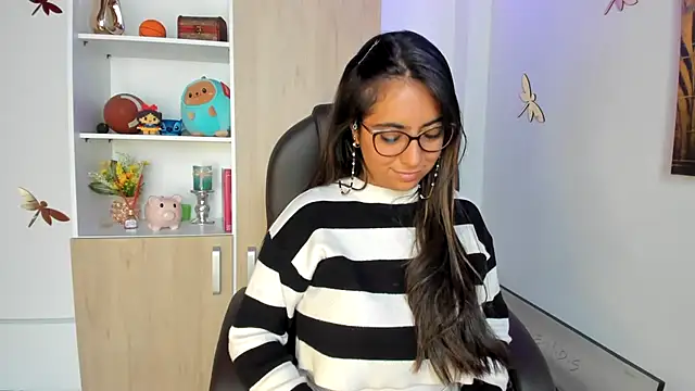 Isabellaa22 1 online show from October 22, 5:13 pm