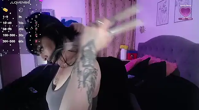 violett honney online show from January 3, 3:38 am