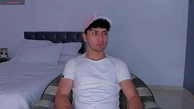 Snapshot of Valerio_James7 chatting on December 3, 4:06 pm Valerio James7 online show from December 3, 4:06 pm