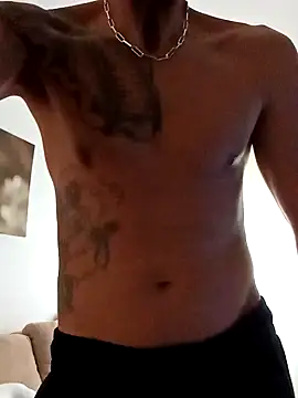 Snapshot of Gigolo_profissional chatting on September 29, 9:47 am Gigolo profissional online show from September 29, 9:47 am