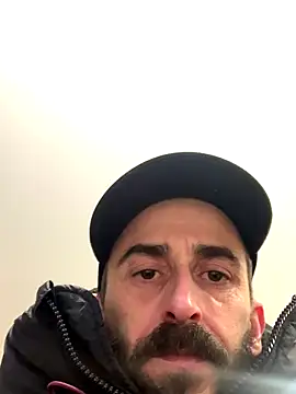 Snapshot of Gigolo_profissional chatting on December 21, 9:11 pm Gigolo profissional online show from December 21, 9:11 pm