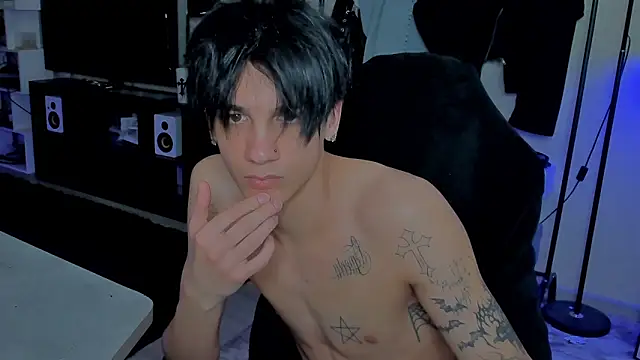Snapshot of MarkBrowniii chatting on May 5, 2:19 am MarkBrowniii online show from May 5, 2:19 am