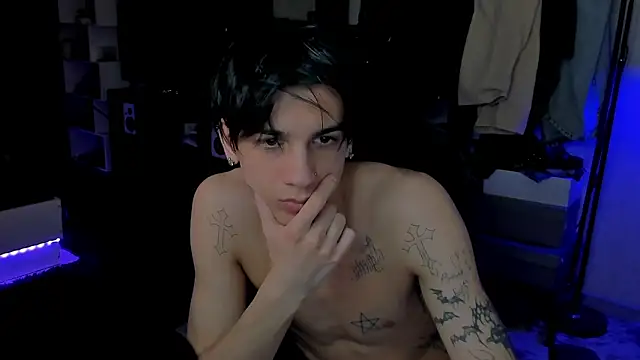 Snapshot of MarkBrowniii chatting on May 22, 1:35 am MarkBrowniii online show from May 22, 1:35 am