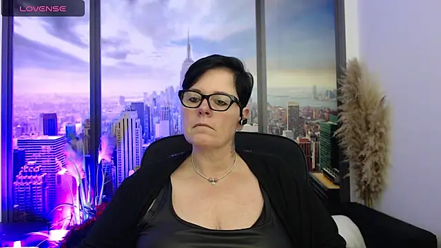 ninarandmann online show from December 9, 4:05 pm