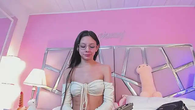 Bonniepark online show from February 18, 3:10 pm