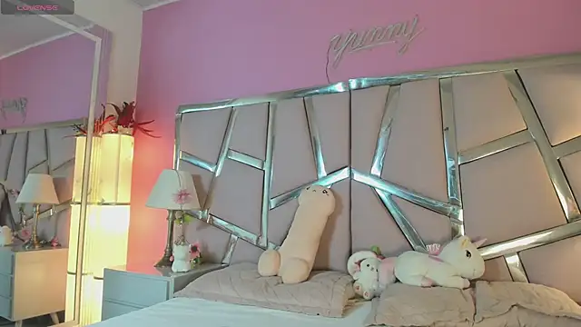 Bonniepark online show from April 15, 1:07 pm