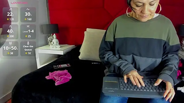 hanny milf online show from March 13, 6:45 pm