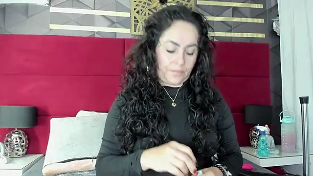 hanny milf online show from January 14, 3:12 am