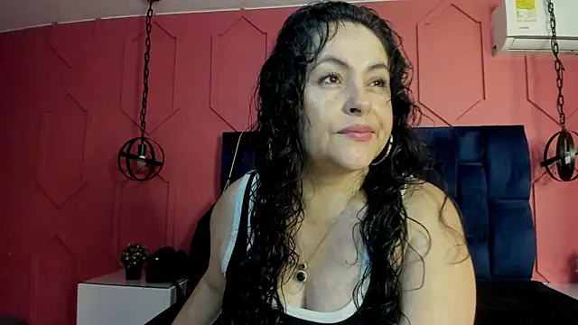hanny milf online show from May 26, 11:39 am