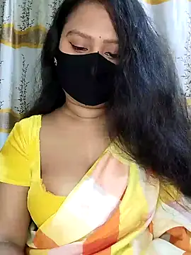 Idhika Paul online show from February 18, 9:20 pm