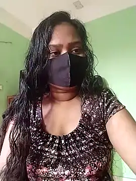 Idhika Paul online show from March 19, 10:00 am