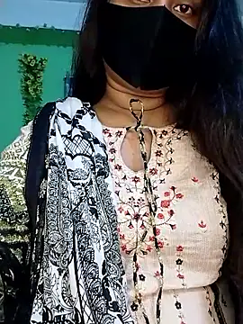 Idhika Paul online show from October 7, 10:12 am