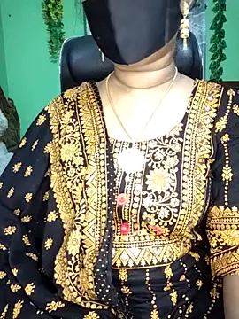 Idhika Paul online show from October 12, 1:10 pm