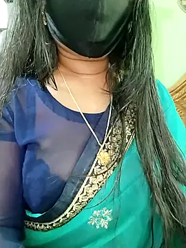 Snapshot of Idhika_Paul chatting on April 9, 6:19 am Idhika Paul online show from April 9, 6:19 am