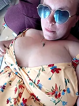 pinkieMilfPUSY online show from July 7, 1:15 pm