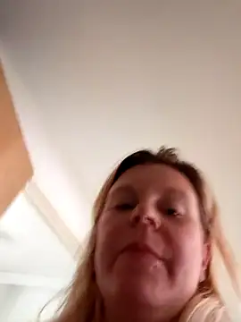 pinkieMilfPUSY online show from July 21, 8:49 am