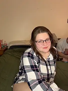 sexybee124 online show from April 10, 4:17 am