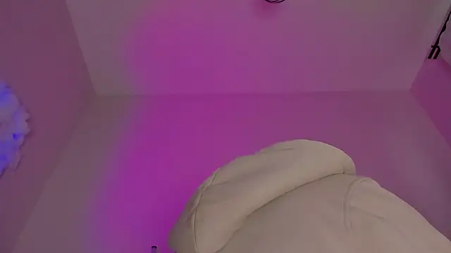 Snapshot of maakimo chatting on July 8, 4:39 am maakimo online show from July 8, 4:39 am