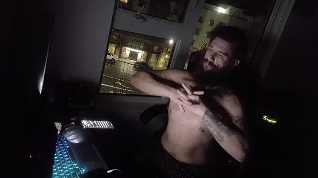 Armyexhibitionistvet online show from December 17, 1:28 pm