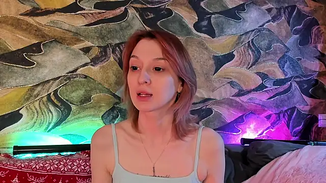 Snapshot of CrystalRey chatting on December 22, 3:22 am CrystalRey online show from December 22, 3:22 am