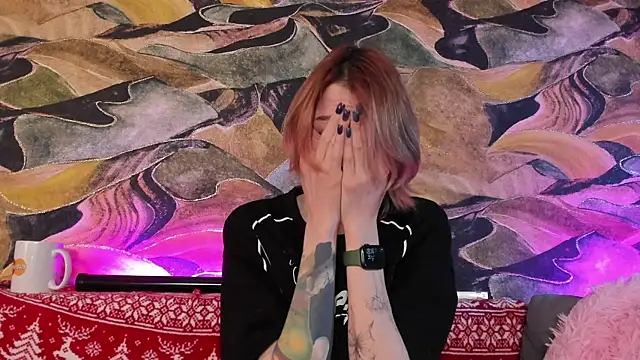 Snapshot of CrystalRey chatting on December 26, 9:11 am CrystalRey online show from December 26, 9:11 am