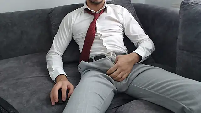 Naughtb0y online show from November 28, 9:34 am