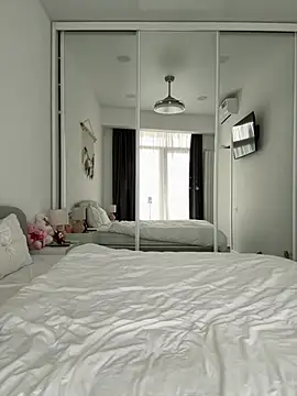 LuisaBecker online show from June 25, 3:49 pm
