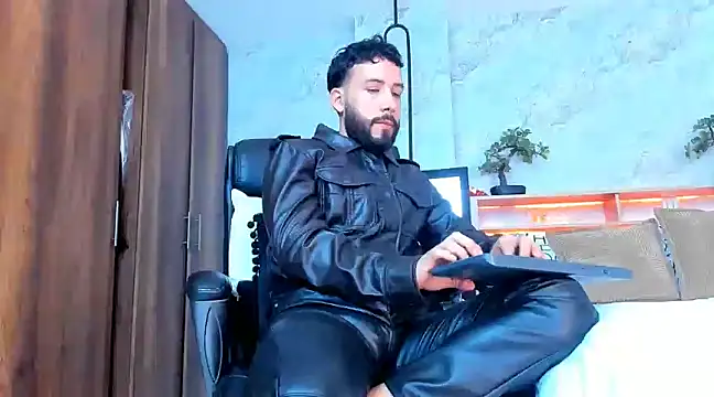 Snapshot of bruno_woods chatting on March 12, 6:55 pm bruno woods online show from March 12, 6:55 pm