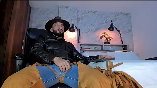Snapshot of bruno_woods chatting on October 6, 11:57 pm bruno woods online show from October 6, 11:57 pm