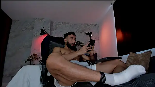 Snapshot of bruno_woods chatting on December 3, 7:34 pm bruno woods online show from December 3, 7:34 pm