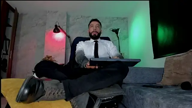 Snapshot of bruno_woods chatting on December 4, 11:52 am bruno woods online show from December 4, 11:52 am