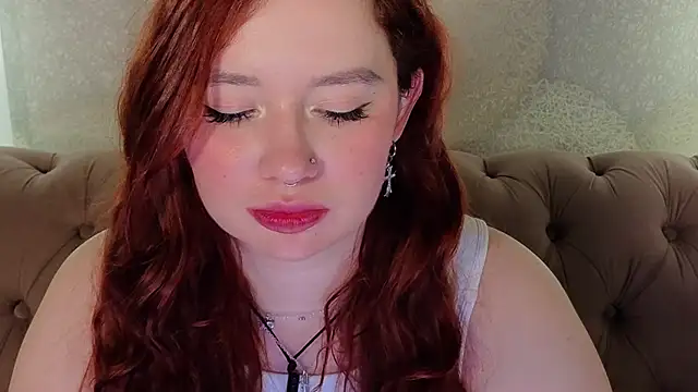 Snapshot of carolina_elf chatting on December 22, 11:33 am carolina elf online show from December 22, 11:33 am