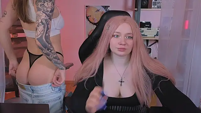 carolina elf online show from April 5, 6:21 am