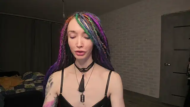 Roxy Silver online show from December 22, 6:59 pm