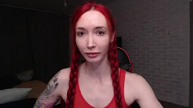 Snapshot of Roxy_Silver chatting on June 9, 8:42 pm Roxy Silver online show from June 9, 8:42 pm