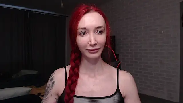 Snapshot of Roxy_Silver chatting on June 18, 10:19 am Roxy Silver online show from June 18, 10:19 am