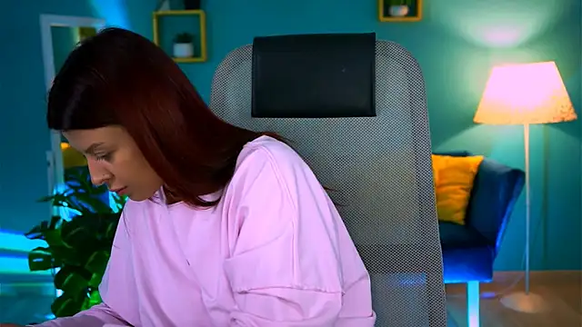 Snapshot of NicoleMun chatting on February 13, 12:45 pm NicoleMun online show from February 13, 12:45 pm