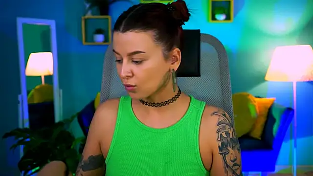 Snapshot of NicoleMun chatting on February 27, 1:44 pm NicoleMun online show from February 27, 1:44 pm