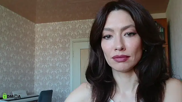 Snapshot of alicia_spicy chatting on June 25, 5:56 am alicia spicy online show from June 25, 5:56 am
