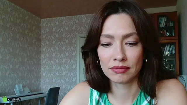 Snapshot of alicia_spicy chatting on July 7, 6:47 am alicia spicy online show from July 7, 6:47 am