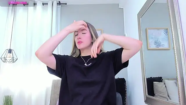  AlejaCruz  online show from March 29, 5:46 pm