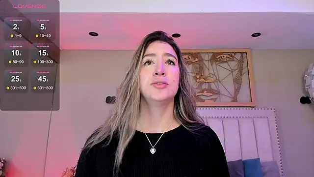 Snapshot of _AlejaCruz_ chatting on May 15, 7:43 pm AlejaCruz online show from May 15, 7:43 pm