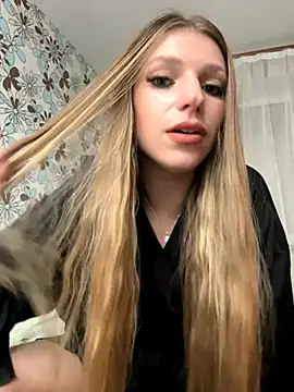 Snapshot of adel_secret chatting on October 25, 8:03 pm adel secret online show from October 25, 8:03 pm