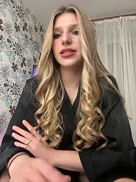 Snapshot of adel_secret chatting on November 25, 9:04 pm adel secret online show from November 25, 9:04 pm