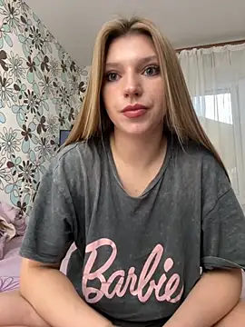 Snapshot of adel_secret chatting on December 2, 1:17 pm adel secret online show from December 2, 1:17 pm