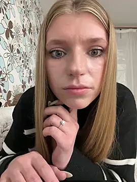 adel secret online show from April 11, 7:29 pm