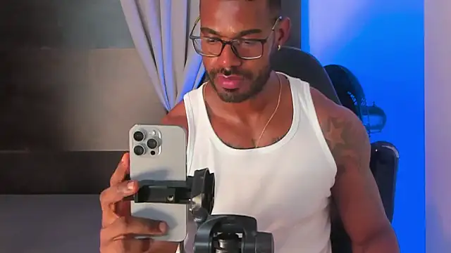 Snapshot of Ganiimedes chatting on October 6, 1:14 am Ganiimedes online show from October 6, 1:14 am