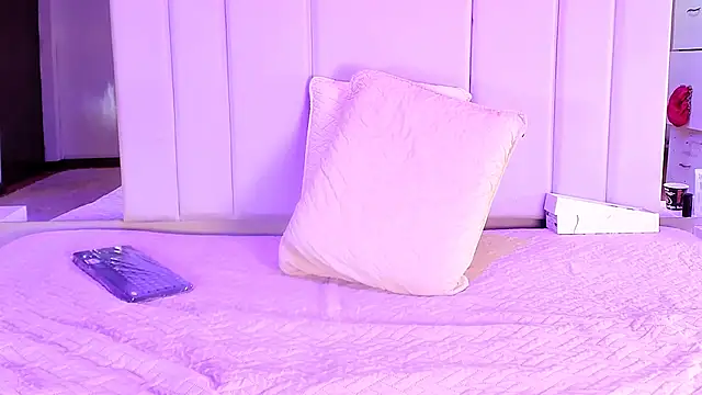 ElizabethAdams  online show from November 14, 5:39 am