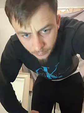 Julian128 online show from March 6, 10:58 pm